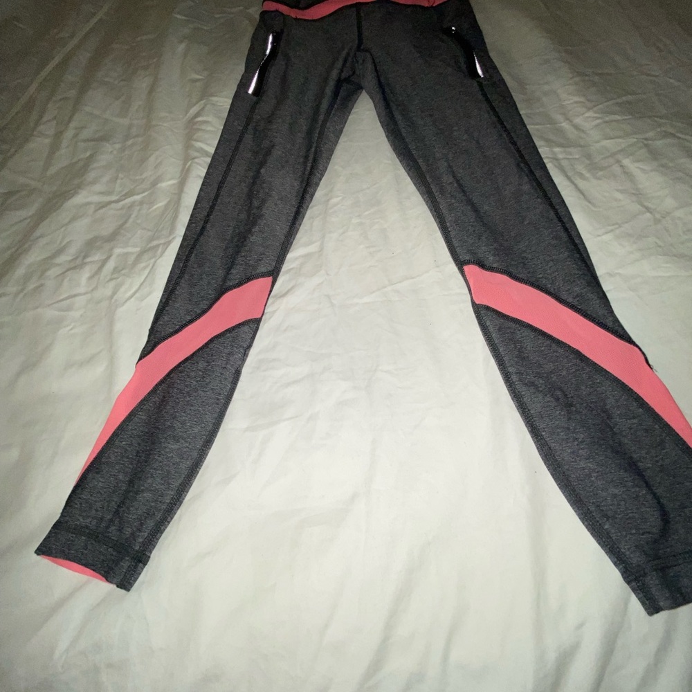 Lululemon leggings size 4 - Picture 7 of 8